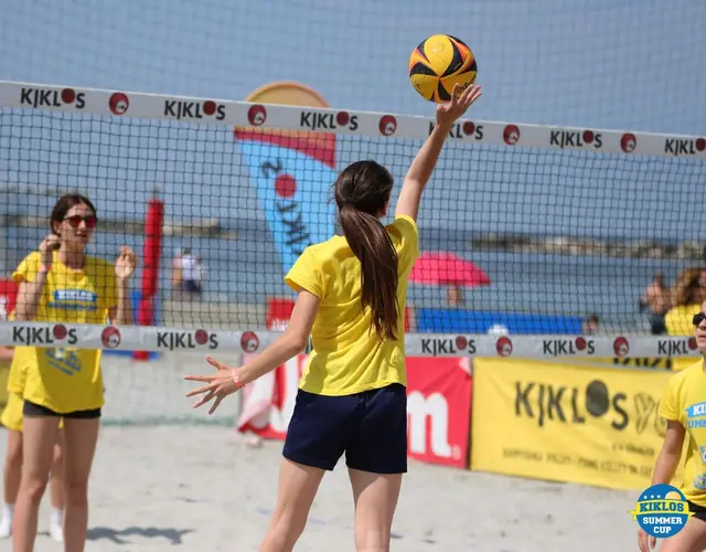 BEACH VOLLEY