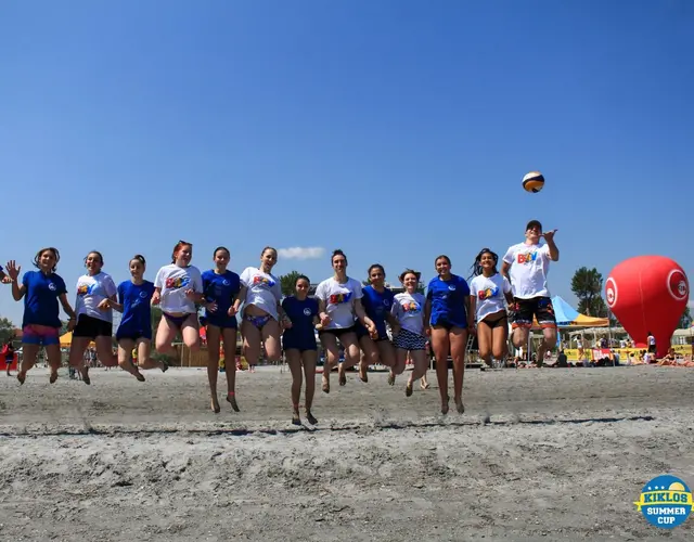 BEACH VOLLEY