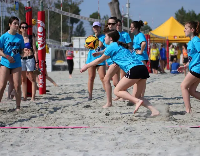 BEACH VOLLEY