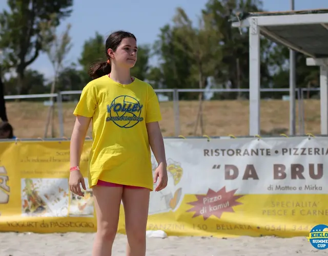 BEACH VOLLEY