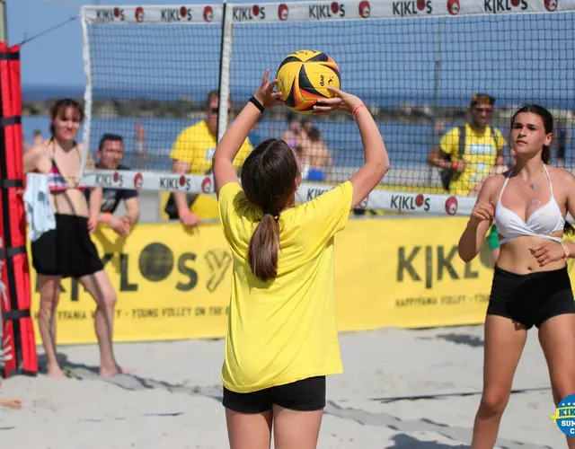 BEACH VOLLEY