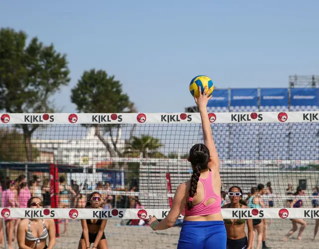 BEACH VOLLEY