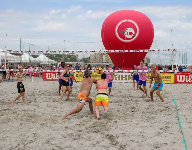 BEACH VOLLEY