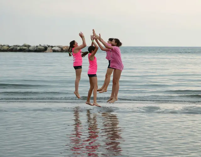 BEACH VOLLEY