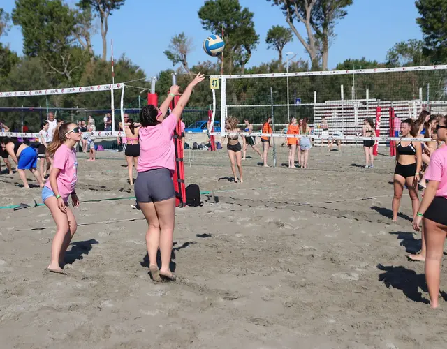 BEACH VOLLEY