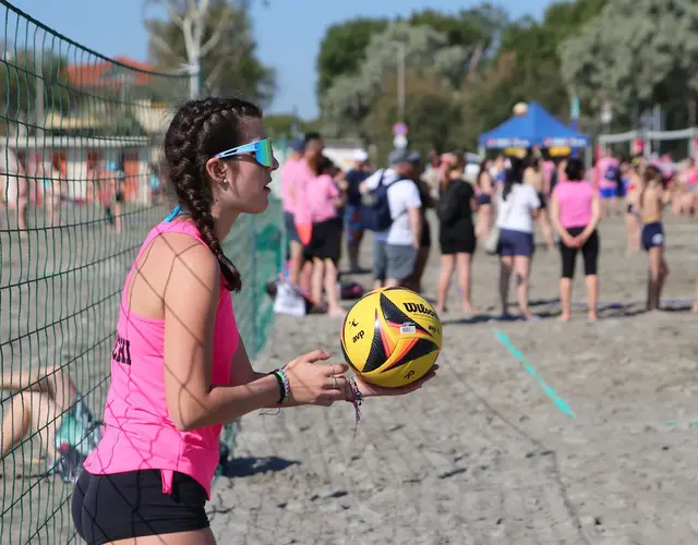 BEACH VOLLEY