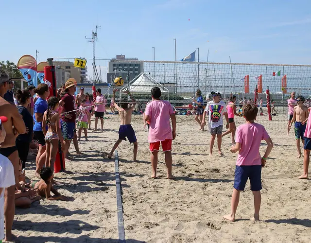 BEACH VOLLEY