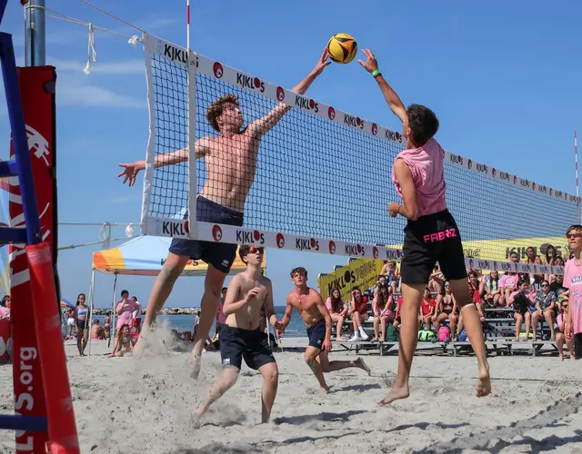 BEACH VOLLEY