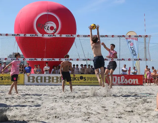 BEACH VOLLEY